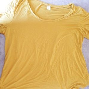 *NOT MATERNITY* Large flowy tee!